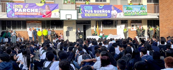 inició el calendario escolar de la educación